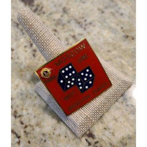 Vintage Lions Club Pin Moscow, Idaho Para Dise 19F-7. Red Blue Dice